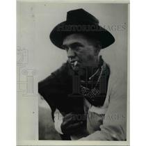 1934 Press Photo Cowboy Adventurer Oscar Merridew Pound - nee05977