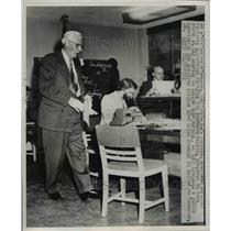 1949 Press Photo Dallas Texas Capt WP McPhail American Airlines at CAB hearing
