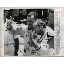 1966 Press Photo Astronauts Ed White and James McDivitt at USS Wasp - nee15893