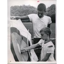 1966 Press Photo Dean Kelker age 14 & Kior Stands 12 at archery  - nee13062
