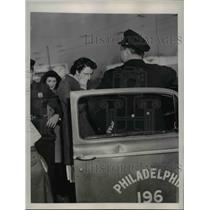 1945 Press Photo Philadelphia Pa SKF Industries strikers & police clash