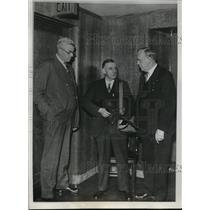 1933 Press Photo Sheriff Moeller and U.S. Marshall Bernard Anderson - nee19898