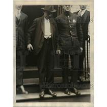 1923 Press Photo Henry Panoko being escorted from His Home  - nee29139