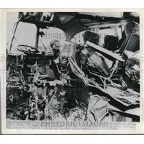 1945 Press Photo Greyhound Bus Crash Wreckage, Oakland Iowa - nee33998
