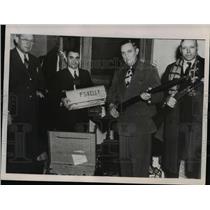1946 Press Photo Police Chiefs Hold Stolen Items, Navy Deserter Sylvester Hoard