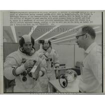 1970 Press Photo Cape Kennedy, John L Swigert Thomas Mattingly, German Measles.