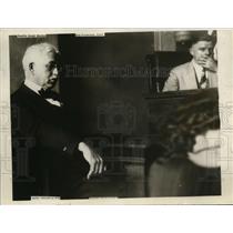 1926 Press Photo Judge Samuel Blake Overseeing Trial as Judge Handy Testifies