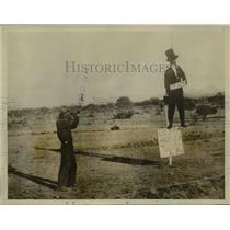 1925 Press Photo Secretary of Interior Hubert Wrek "Hung" by Unhappy Farmers