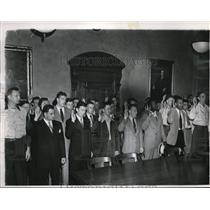 1940 Press Photo New policemen being sworn in at City Hall - cva77190