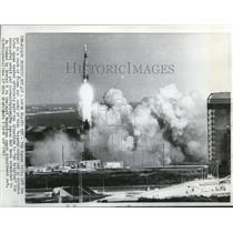 1965 Wire Photo The Aginas it lifts off the pad at Cape Kennedy - cvw09572