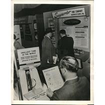 1955 Press Photo Superior Tube Company display at Radio Engineering Show
