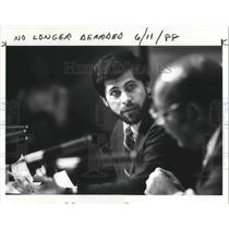 1986 Press Photo Congressman Dennis Eckart describes alleged NRC misbehavior