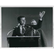1972 Press Photo Senator Edward Kennedy Waving While Speaking in Cleveland