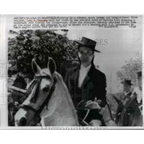 1966 Press Photo Mrs. Jacquelien Kennedy enjoying a horseback ride at Seville