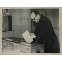 1946 Press Photo Paul Spaak Belgium Minister of Foreign Affairs cast his vote
