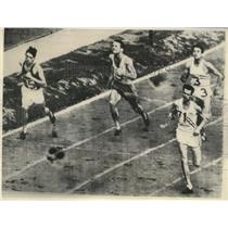 1948 Press Photo Mel Patton of USA wins first round second heat of 100m dash