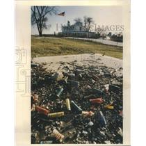 1993 Press Photo Lincoln Park Gun Club Litter Cleanup