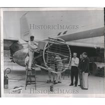 1958 Press Photo Technicians Prepare De-Icing Tests
