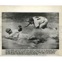 1961 Press Photo Tony Gonzales, Philadelphia Phillies vs. Los Angeles Dodgers