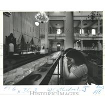 1995 Press Photo St. Louis Cathedral altar Maria Gonzalez & Marlagros Pena