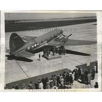 1944 Press Photo Col Alan Dingwall Makes 10000 Mile Flight Awarded Air Medal