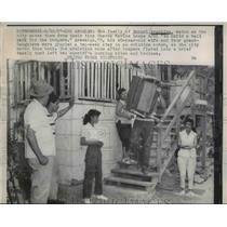 1957 Press Photo Manuel Arehiga family move from home so Dodgers park be built