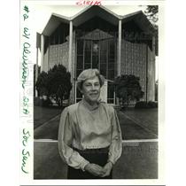 1987 Press Photo Mrs. Donice Alverson in front of Lake Vista Methodist Church