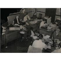 1948 Press Photo Clerks Municipal Court Arthur Cauwels