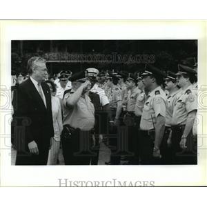 1993 Press Photo Mayor Sidney Barthelemy with New Orleans Police Dept. Members