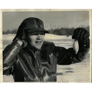 1965 Press Photo Richard Watters Junior Ice Fishing - RRW91159