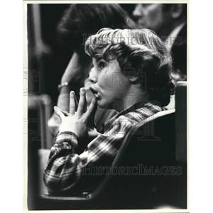 1981 Press Photo Kasey Segraves listens as his father challenged the courts.