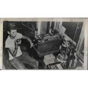 1955 Press Photo Billy Kober Operator Mobile Radio Unit - RRW77063