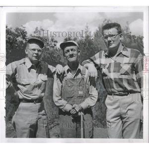 1954 Press Photo Disabled Veterans Fishermen Chicago
