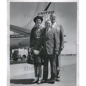 1958 Press Photo American Family Travels Europe Plane - RRV20761