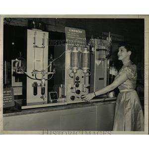 1952 Press Photo National Chemical Exposition exhibit - RRW61031