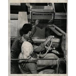 1958 Press Photo Toll-taking machine Bridge Automatic - RRW73389