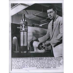 1958 Press Photo George Ludwig Of Cal Tech Jet Propulsion Lab In Pasadena, CA