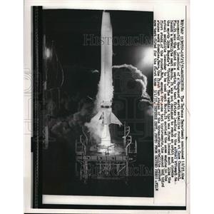 1957 Press Photo Patrick AFB, Vanguard rocket test launch at Cape Canaveral