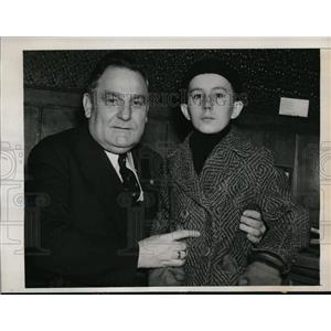 1940 Press Photo Lieut. of Detective Matthew Clark questions William Shaud