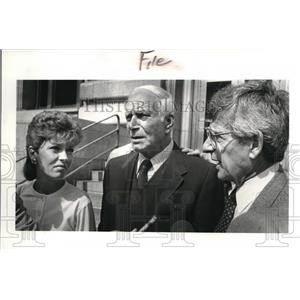 1983 Press Photo Allen Friedman, wife Nancy, and Lawyer Jack leave federal court