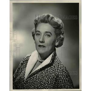 1956 Press Photo Marjorie Trumbull, San Francisco's "First Lady of Television"