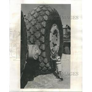 1958 Press Photo Firestone Company Tires Arabian Oil
