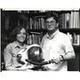 1981 Press Photo Sylvia Earle and Grahm Hawkes Inspect Model - cva10839