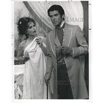 1989 Press Photo Pierce Brosnan Lee Remick Actors Around The World In 80 Days