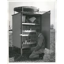 1970 Press Photo David Gatz Meteorologist Argone Lab - RRT15765