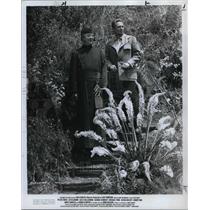 1973 Press Photo Peter Finch and John Gielgud star in Lost Horizon