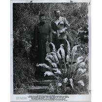 1973 Press Photo Peter Finch and John Gielgud star in Lost Horizon