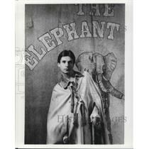 1981 Press Photo Jeff Hayenga in The Elephant Man in Hanna Theatre