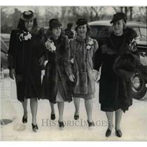 1940 Press Photo Elizabeth and Louise Woodruff, Brooks Barnes