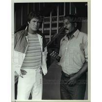 1985 Press Photo Jim Brown & David Hasselhoff in Knight Rider - cvp69471